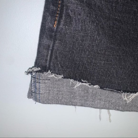 Levi’s 550 Cutoff Denim Shorts Black Faded  High Waisted Relaxed Women’s Size 29 - Picture 3 of 7
